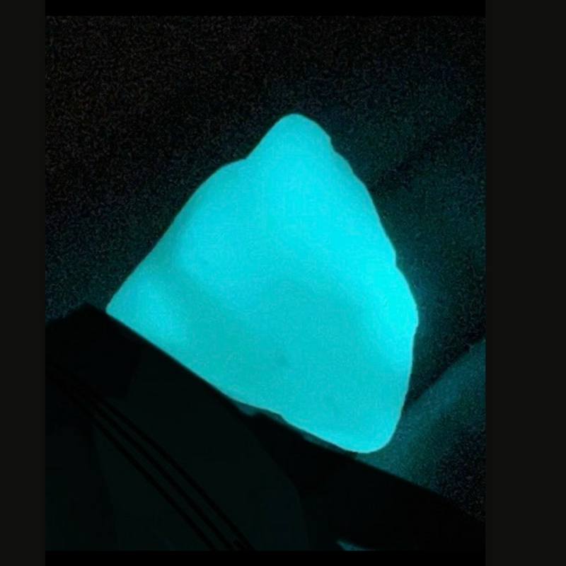 Glowing Rock (Aqua)