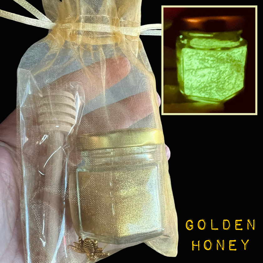 Swirly Pearly Glow Powder (“Golden Honey